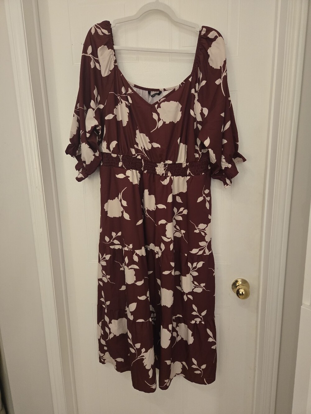 New BloomChic Plus 18-20 Burgundy and Cream Floral Maxi Tiered Dress w/ Pockets